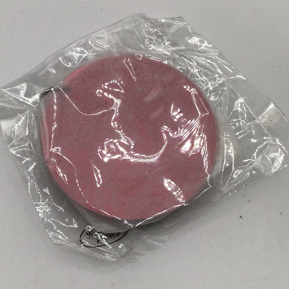 NWOT New in wrapping Keyring in Rose and Silver - Picture 3 of 3